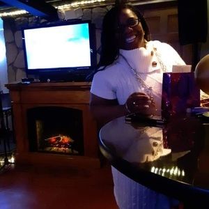 Meet your Posher, Samanthia